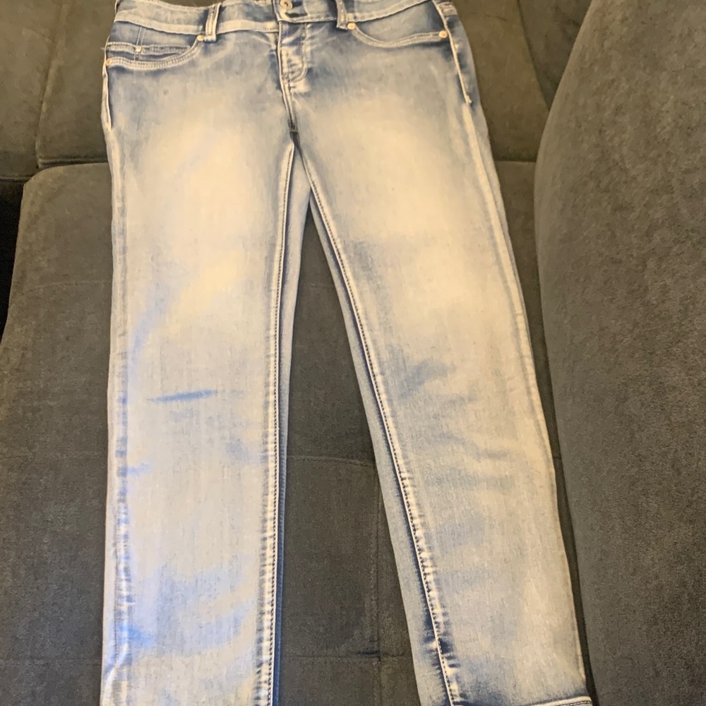 Ariya Women's Faded Blue Skinny Jeans